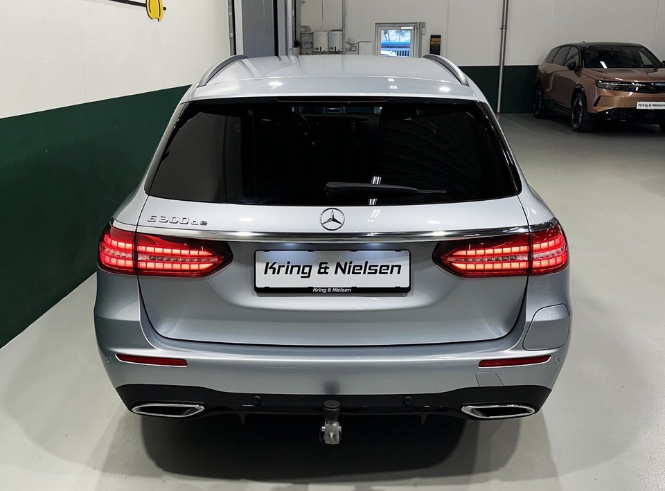 Mercedes E300 de 2,0 AMG Line stc. aut. 5d