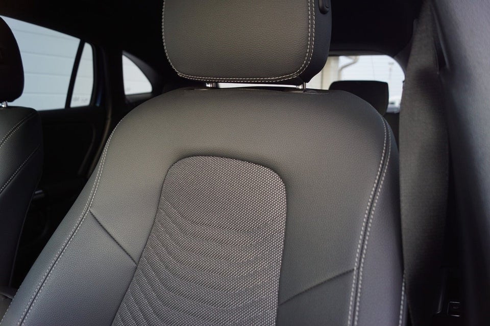 Mercedes EQA300 Progressive 4Matic 5d