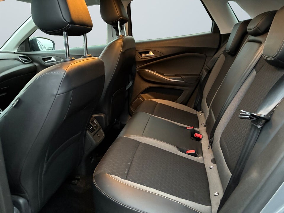 Opel Grandland X 1,6 Hybrid4 Cosmo Prestige aut. 5d