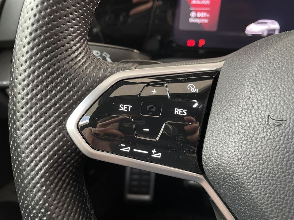 VW Golf VIII 1,4 GTE DSG 5d