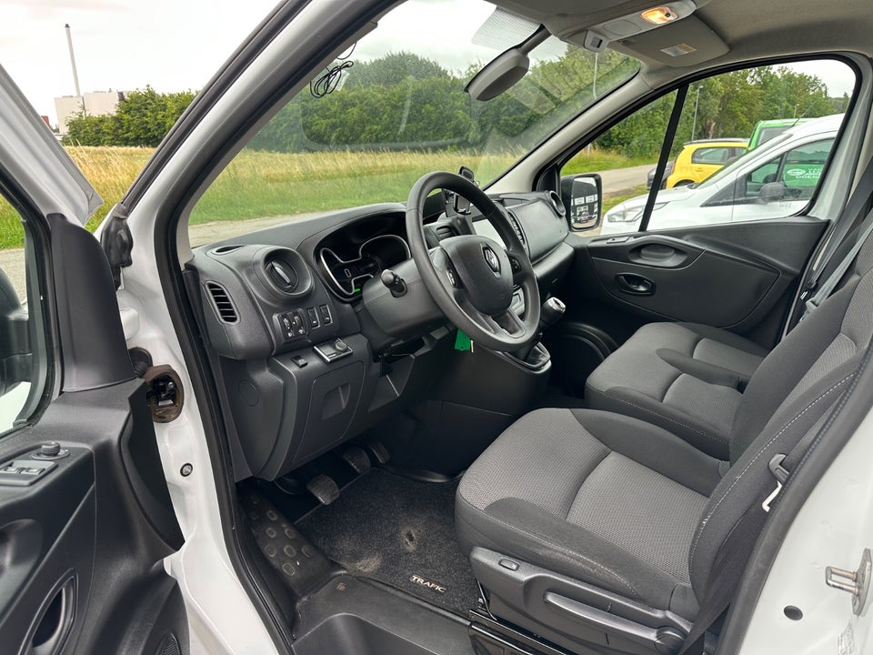 Renault Trafic T29 2,0 dCi 145 L2H2