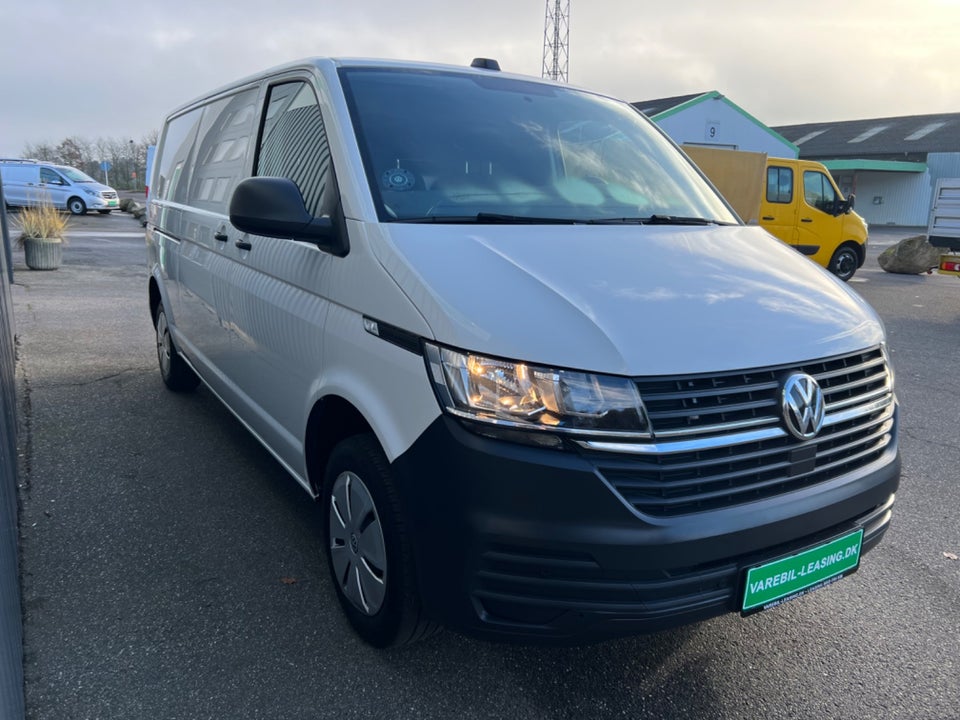 VW Transporter 2,0 TDi 110 Kassevogn lang