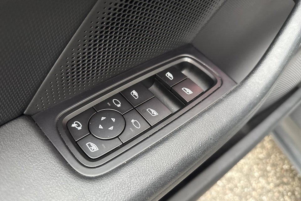 Porsche Taycan Performance+ 4d