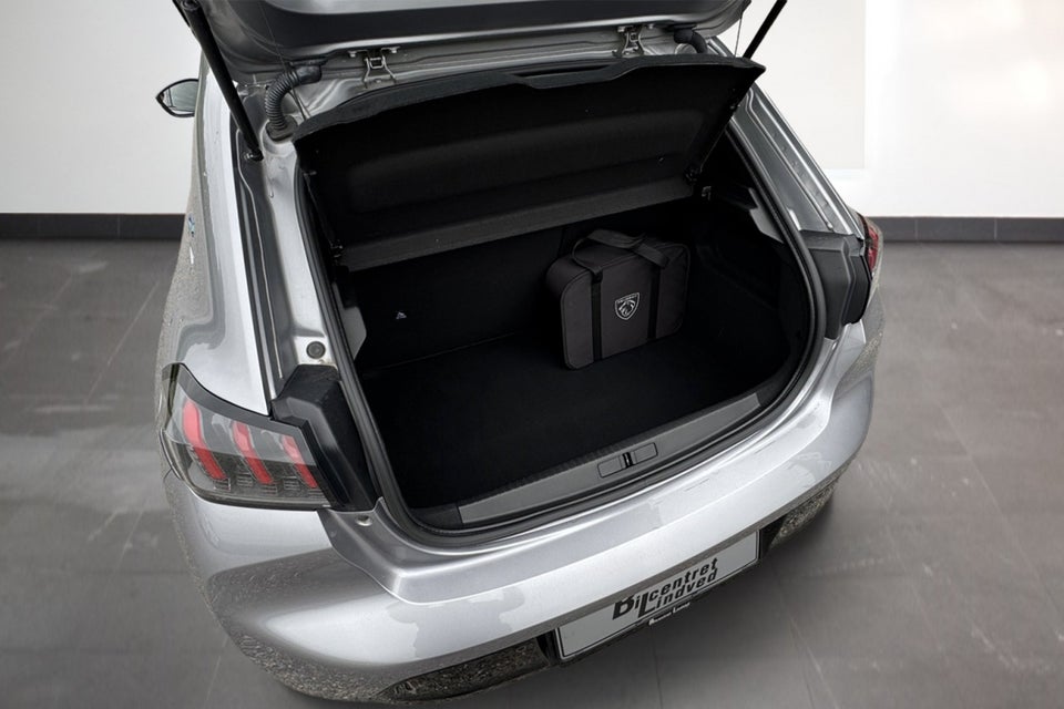 Peugeot e-208 50 GT 5d