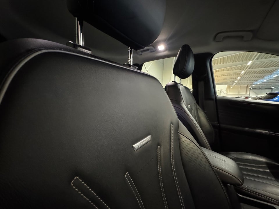 Ford Kuga 2,5 PHEV Vignale CVT 5d