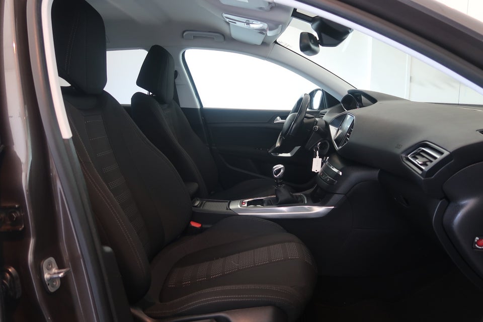 Peugeot 308 1,6 BlueHDi 120 Allure SW 5d