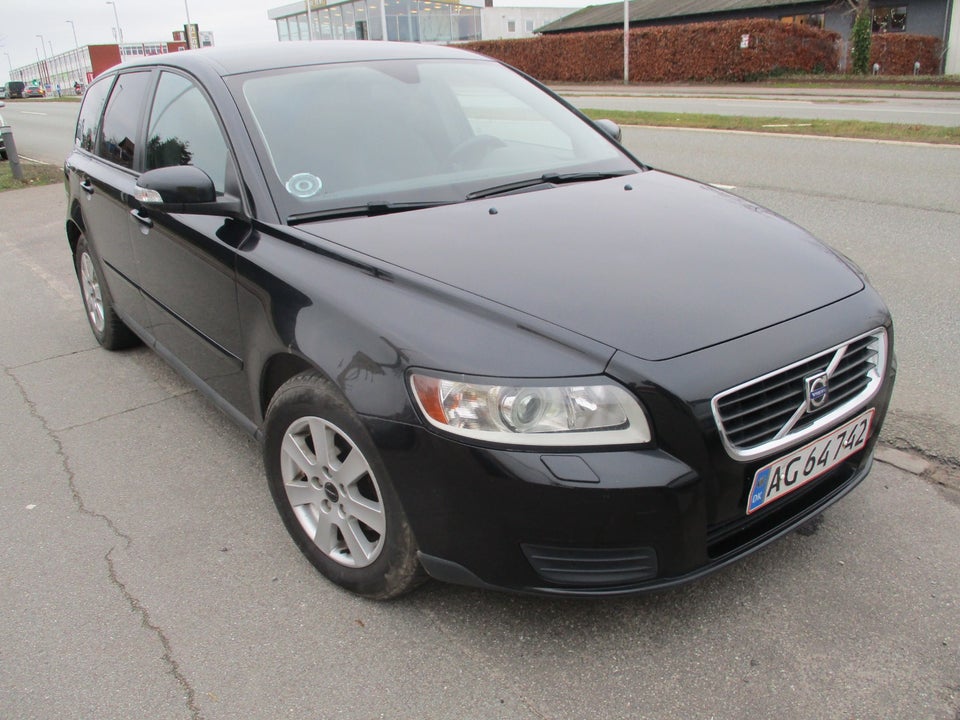Volvo V50 1,8 Momentum 5d