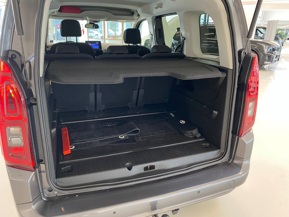 Toyota ProAce City Verso 50 Medium Family 5d