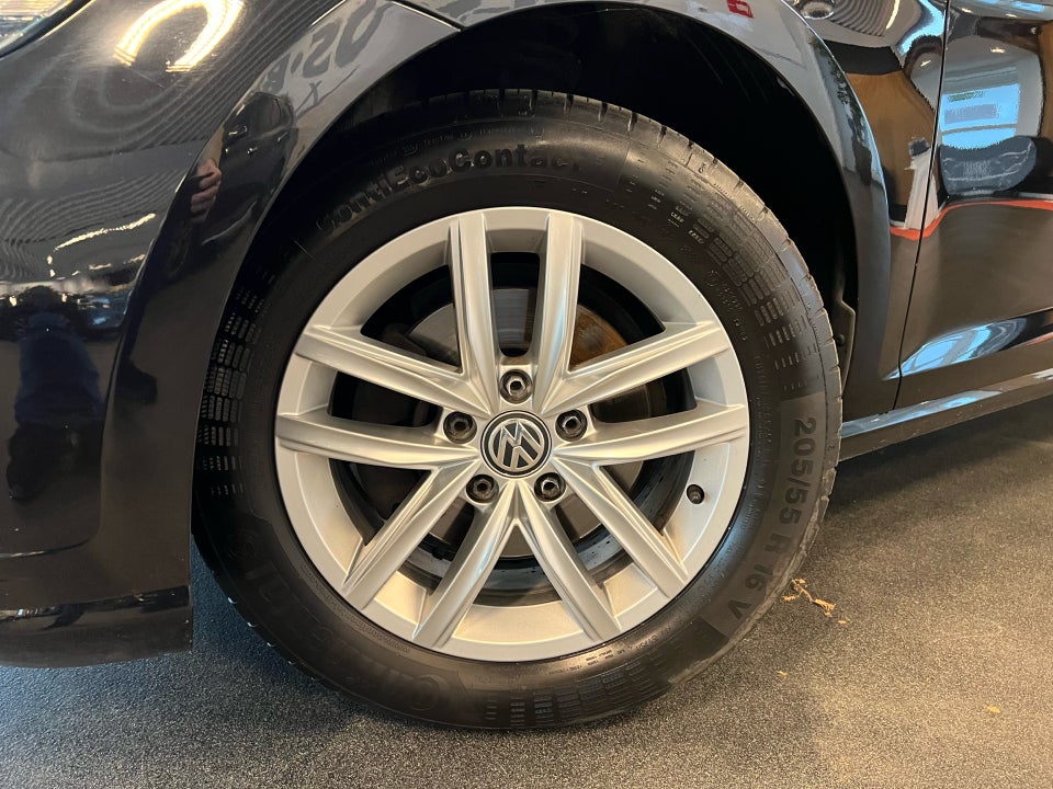 VW Golf VII 1,6 TDi 115 Comfortline Connect Variant 5d