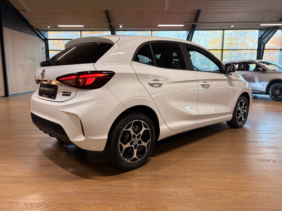 MG 3 1,5 Hybrid+ Luxury 5d