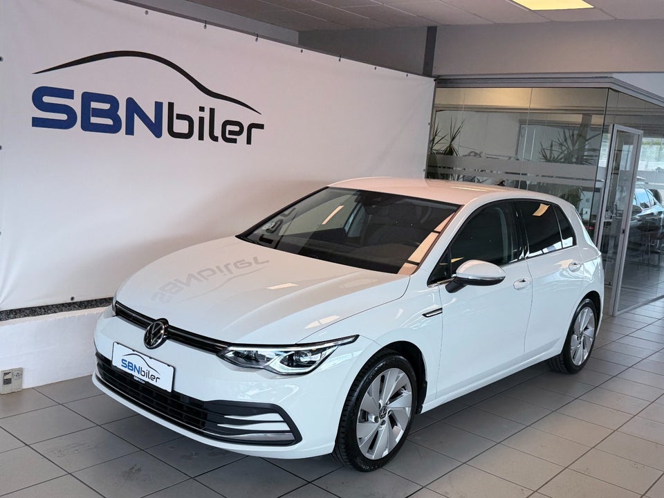 VW Golf VIII 1,5 eTSi 150 1st Edition DSG 5d