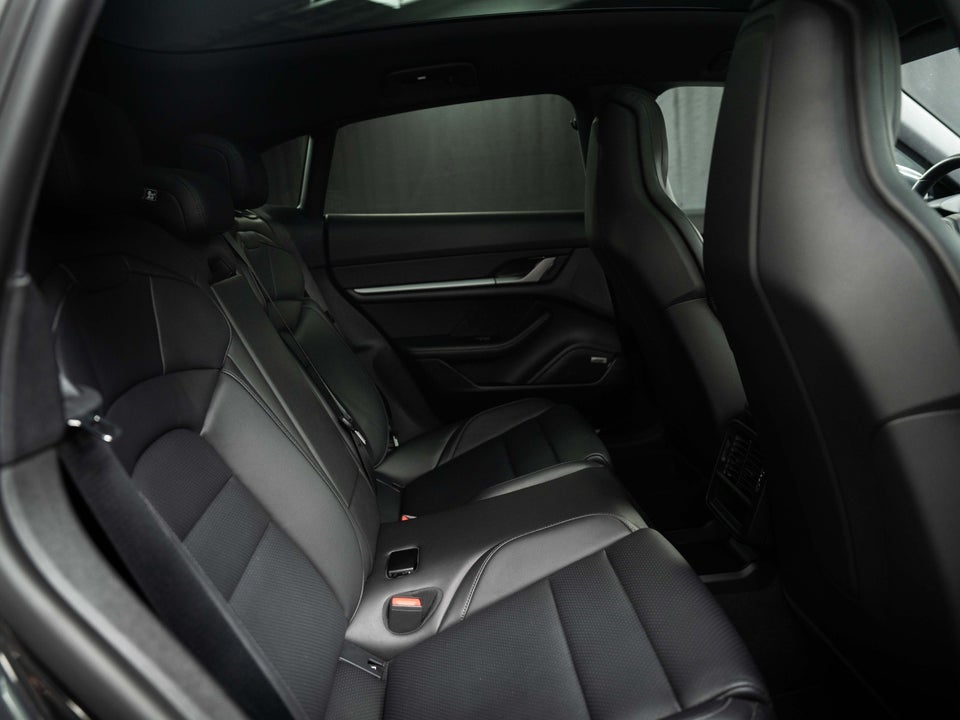 Porsche Taycan Performance+ Sport Turismo 5d