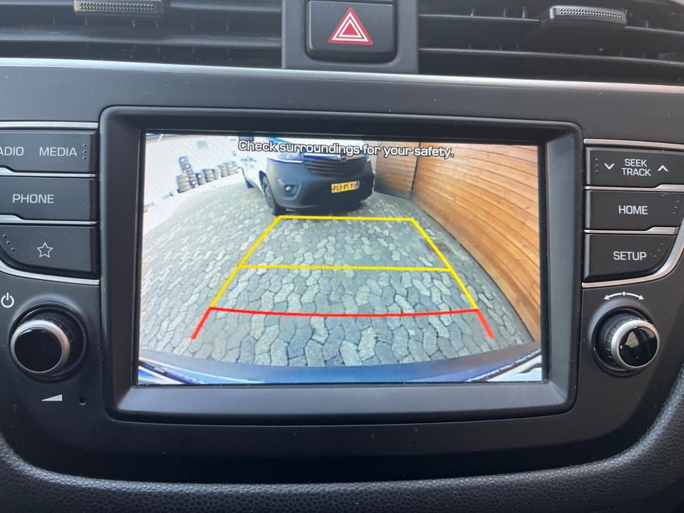 Hyundai i20 1,25 Spring Edition 5d