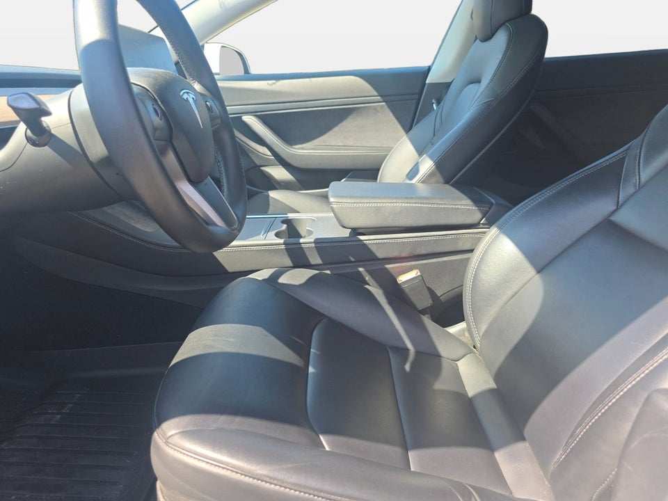 Tesla Model 3 Standard Range+ RWD 4d