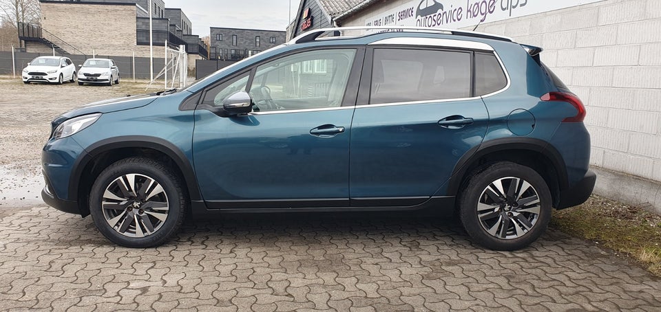Peugeot 2008 1,2 e-THP 110 Allure Sky 5d