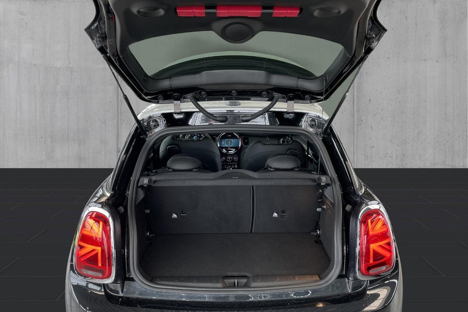 MINI Cooper SE Essential 3d