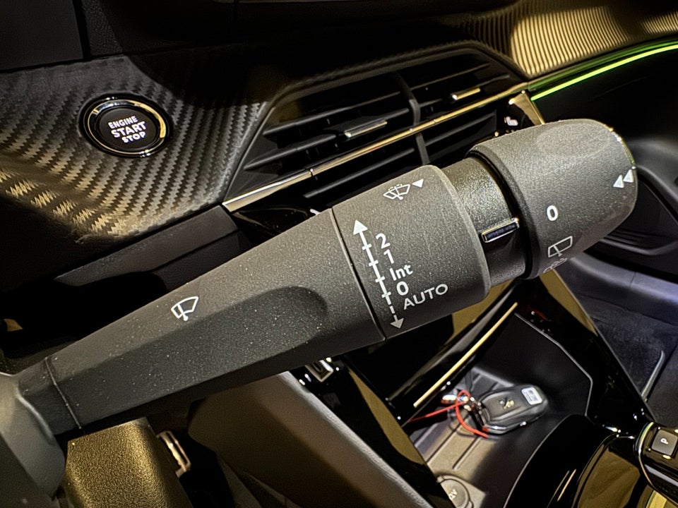 Peugeot e-208 50 GT 5d