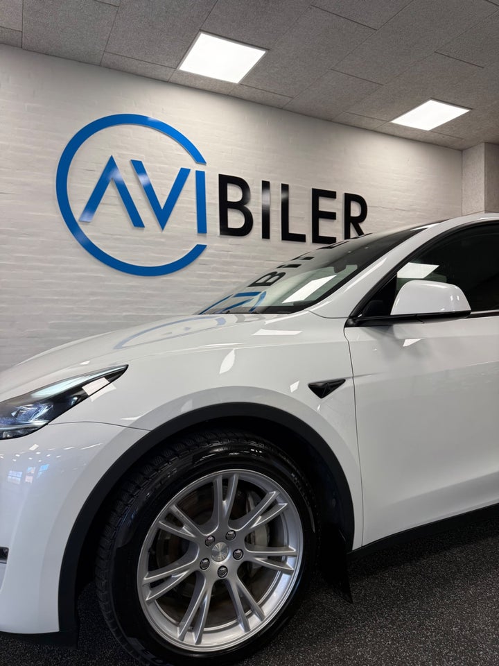 Tesla Model Y Long Range AWD 5d