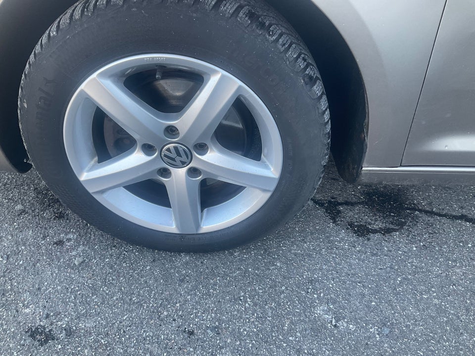 VW Touran 1,6 TDi 105 Comfortline BMT 7prs 5d