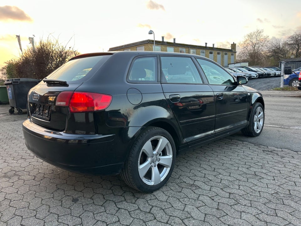 Audi A3 1,6 Ambiente Sportback 5d