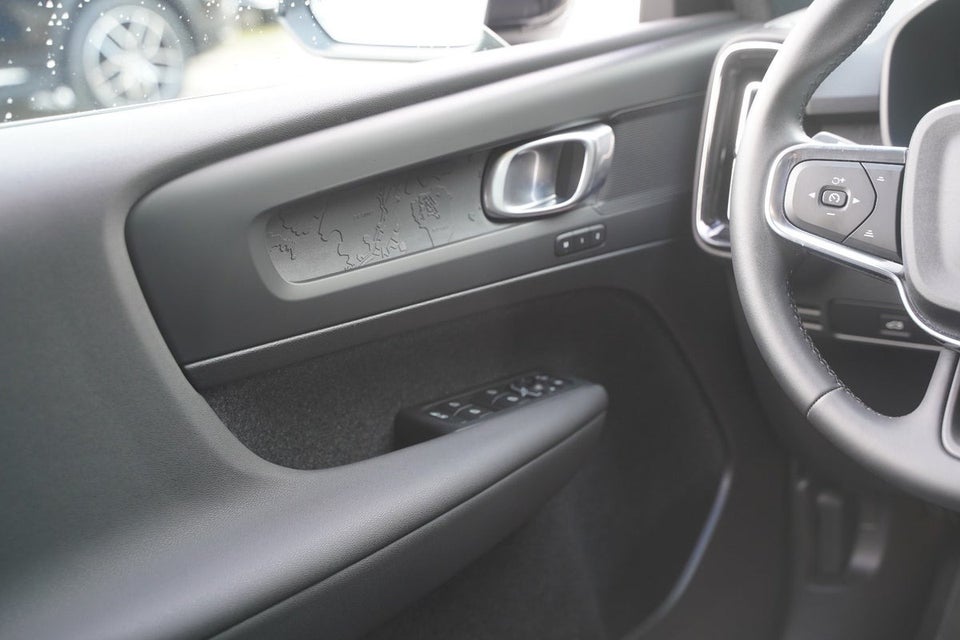 Volvo EX40 Twin Performance Plus 5d