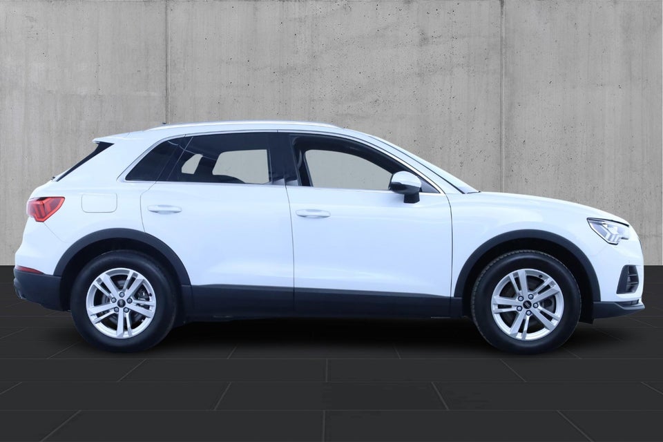Audi Q3 45 TFSi e Attitude plus S-tr. 5d