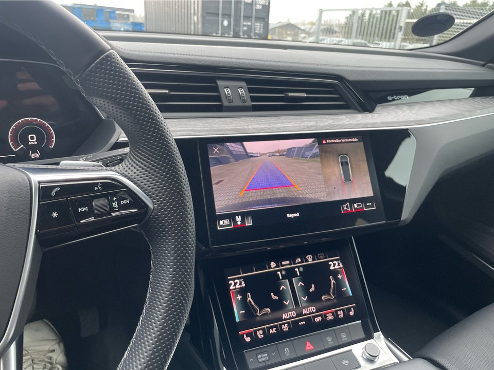 Audi e-tron 55 S-line quattro 5d