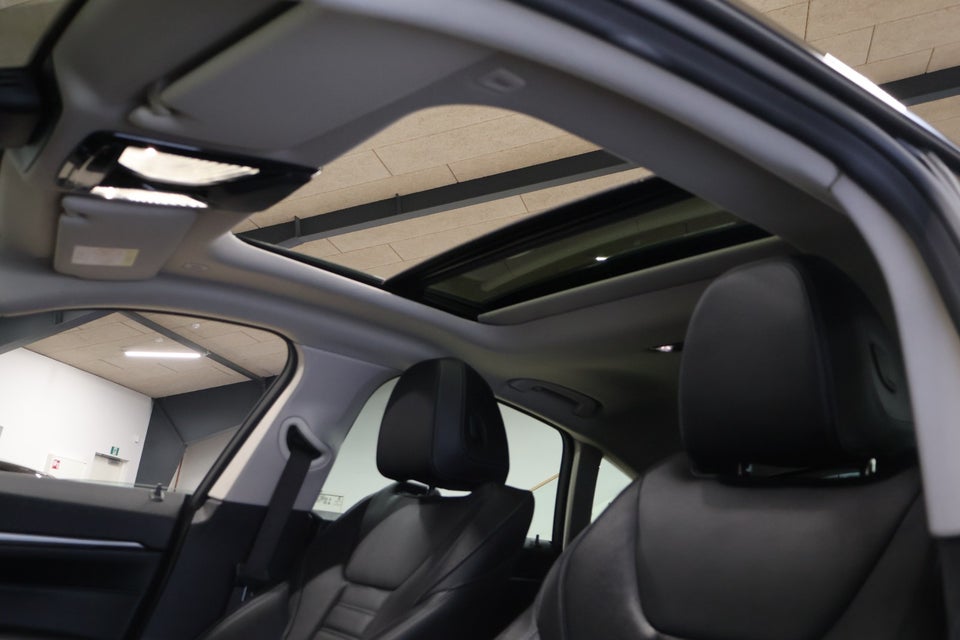 BMW i4 eDrive40 Charged 5d