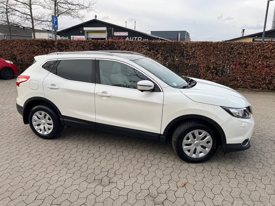 Nissan Qashqai 1,6 dCi 130 Tekna+ 5d