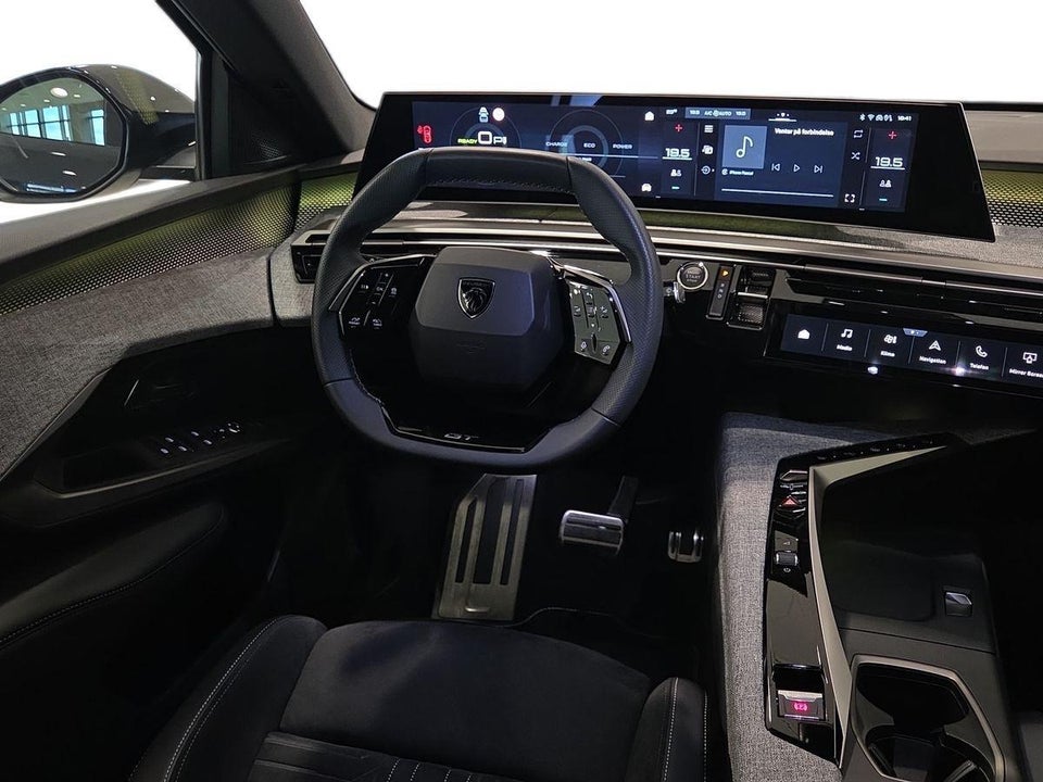 Peugeot e-3008 77 GT 5d