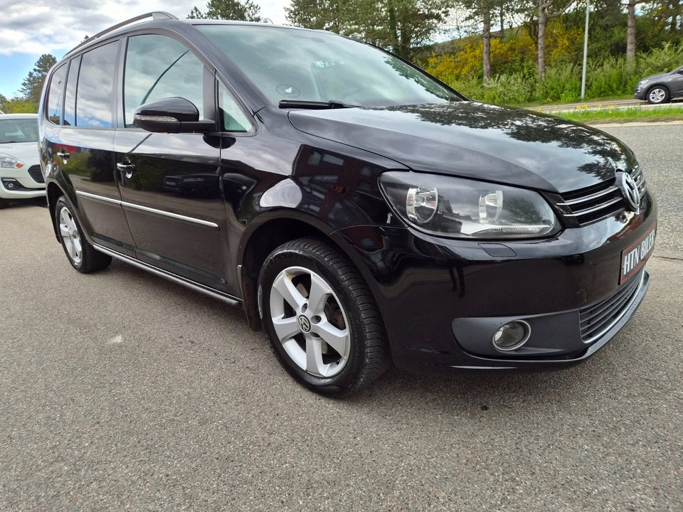 VW Touran 2,0 TDi 140 Comfortline DSG BMT 7prs 5d