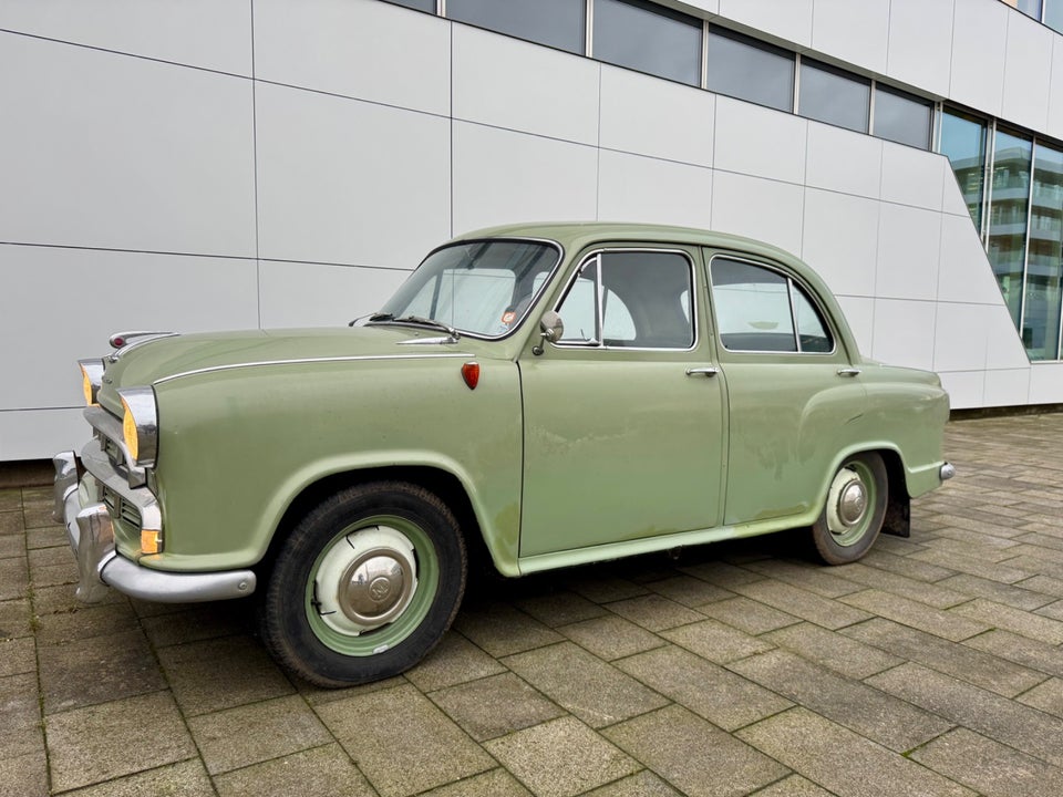 Morris Oxford 1500  4d