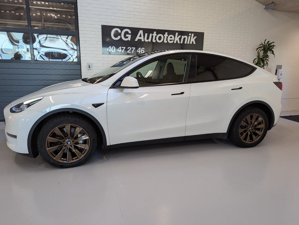 Tesla Model Y Long Range AWD 5d