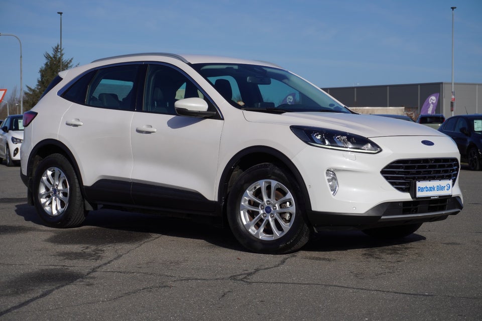 Ford Kuga 2,5 HEV Titanium CVT 5d