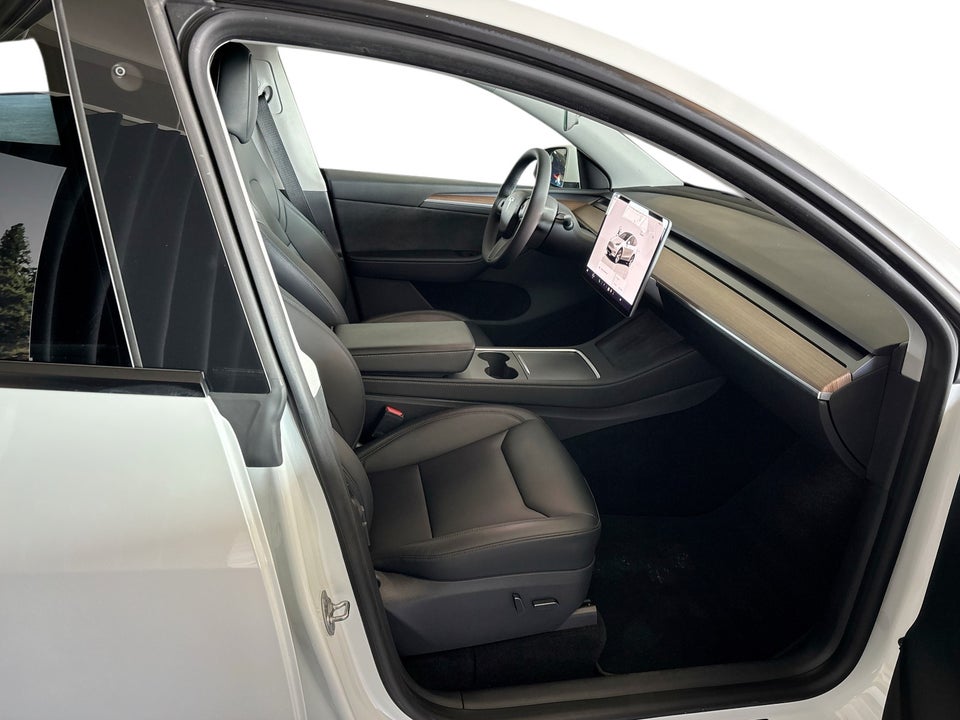 Tesla Model Y Long Range AWD 5d