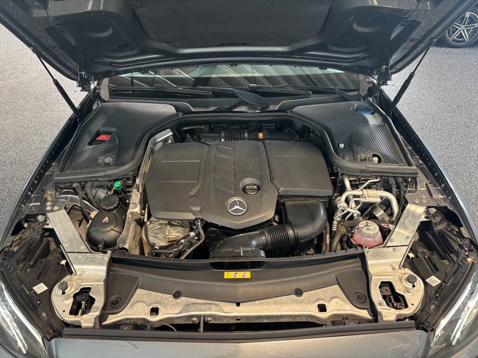 Mercedes E300 de 2,0 Avantgarde stc. aut. 5d