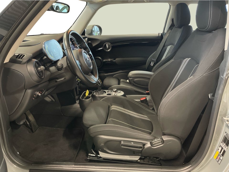 MINI Cooper SE Essential 3d