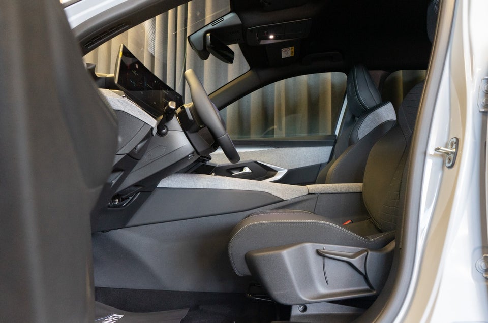 Peugeot e-5008 77 GT 7prs 5d