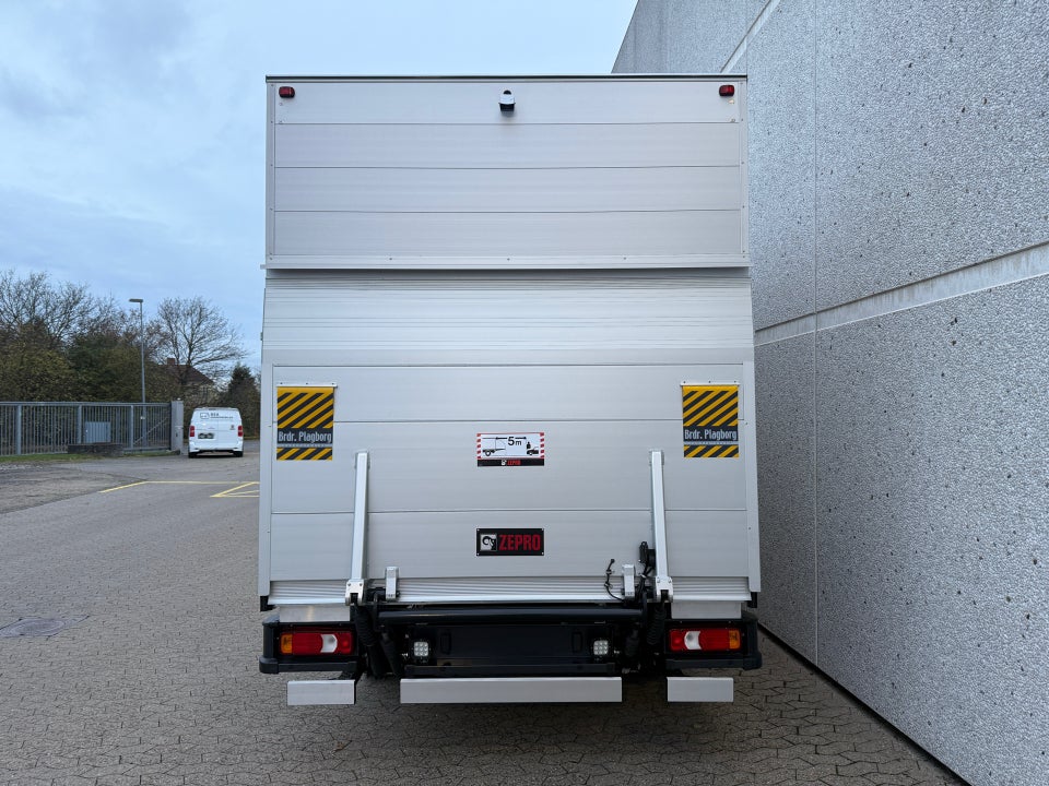 Iveco Daily 3,0 35S18 4100mm Box m/lift AG8