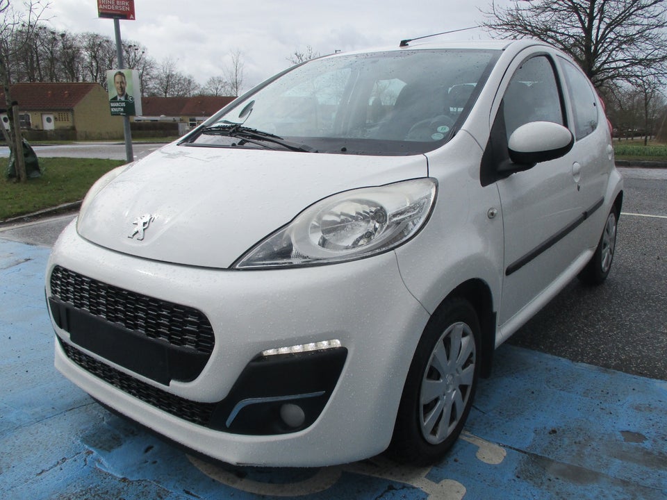 Peugeot 107 1,0 Smile 5d