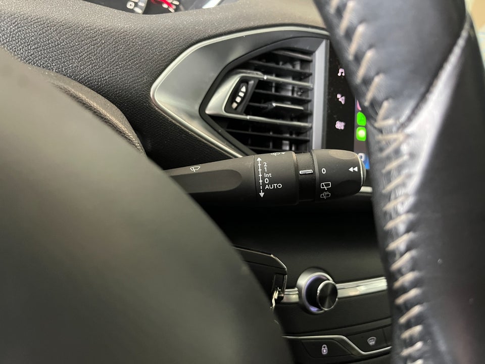 Peugeot 308 1,6 BlueHDi 120 Allure Sky SW 5d