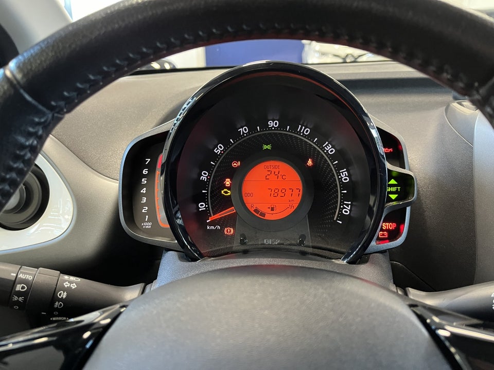 Toyota Aygo 1,0 VVT-i x-press 5d