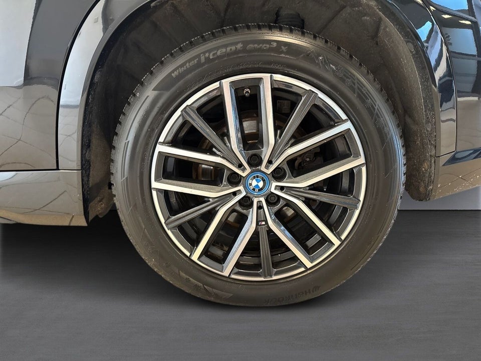 BMW iX1 xDrive30 Fully Charged M-Sport 5d