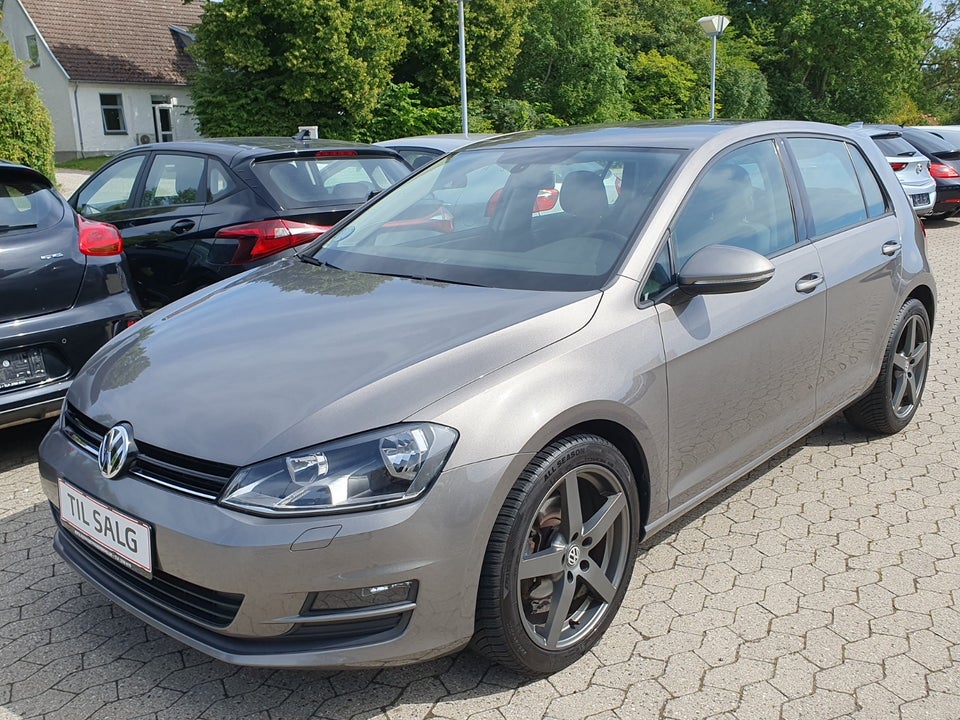 VW Golf VII 1,6 TDi 105 Comfortline BMT 5d