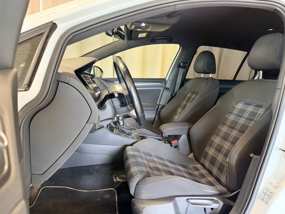 VW Golf VII 1,4 GTE DSG 5d