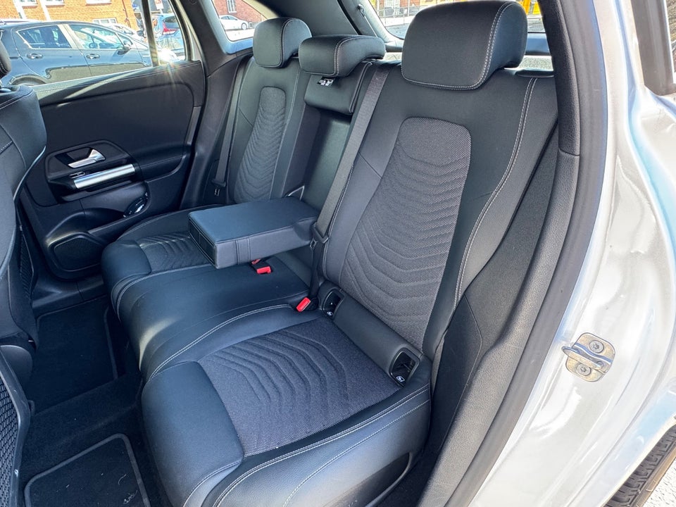 Mercedes EQA250+ Progressive 5d
