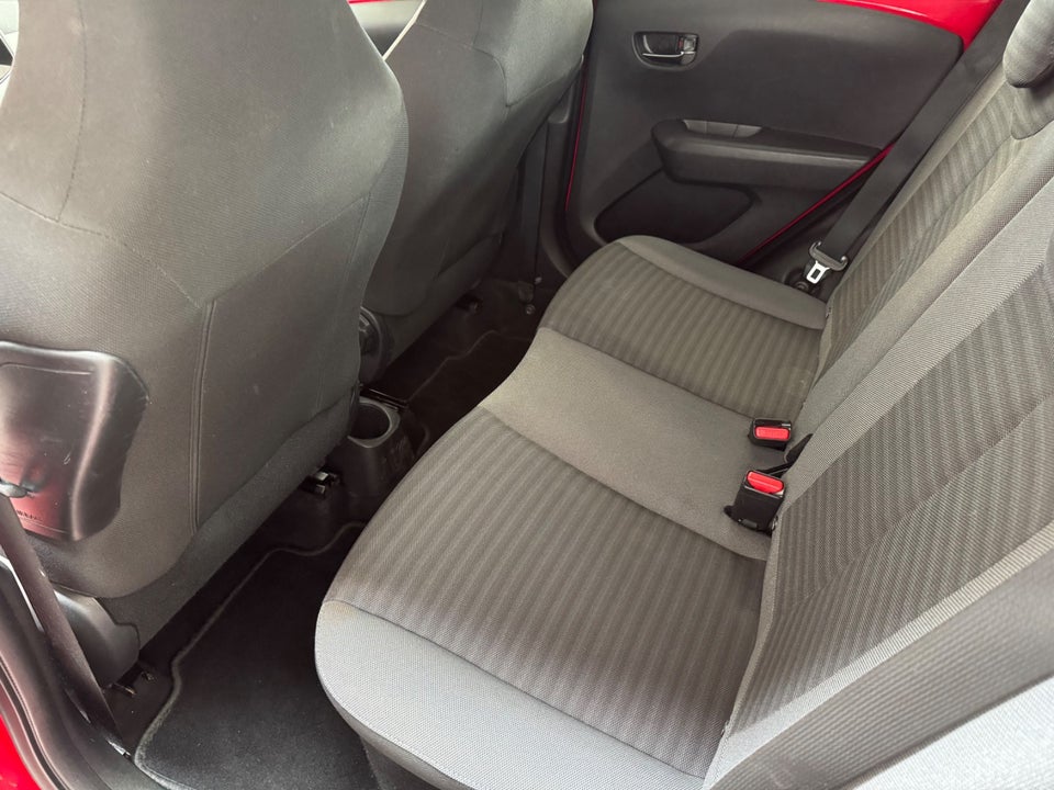 Toyota Aygo 1,0 VVT-i x-plore 5d