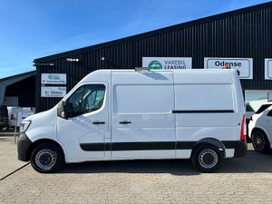 Renault Master IV T33, modelår 2023, 95,000 km