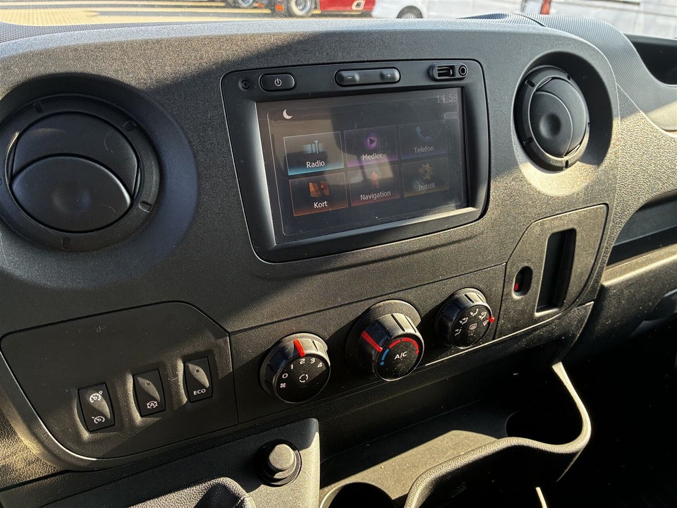 Renault Master III T35 2,3 dCi 145 L3 Box m/lift 2d