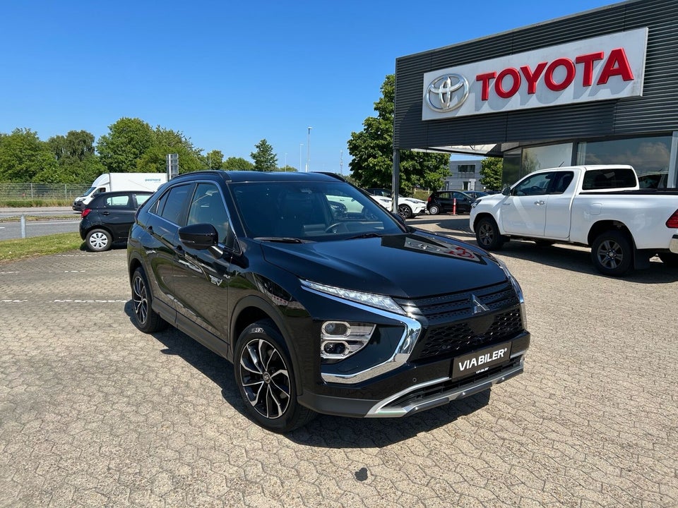 Mitsubishi Eclipse Cross 2,4 PHEV Intense CVT 4WD 5d
